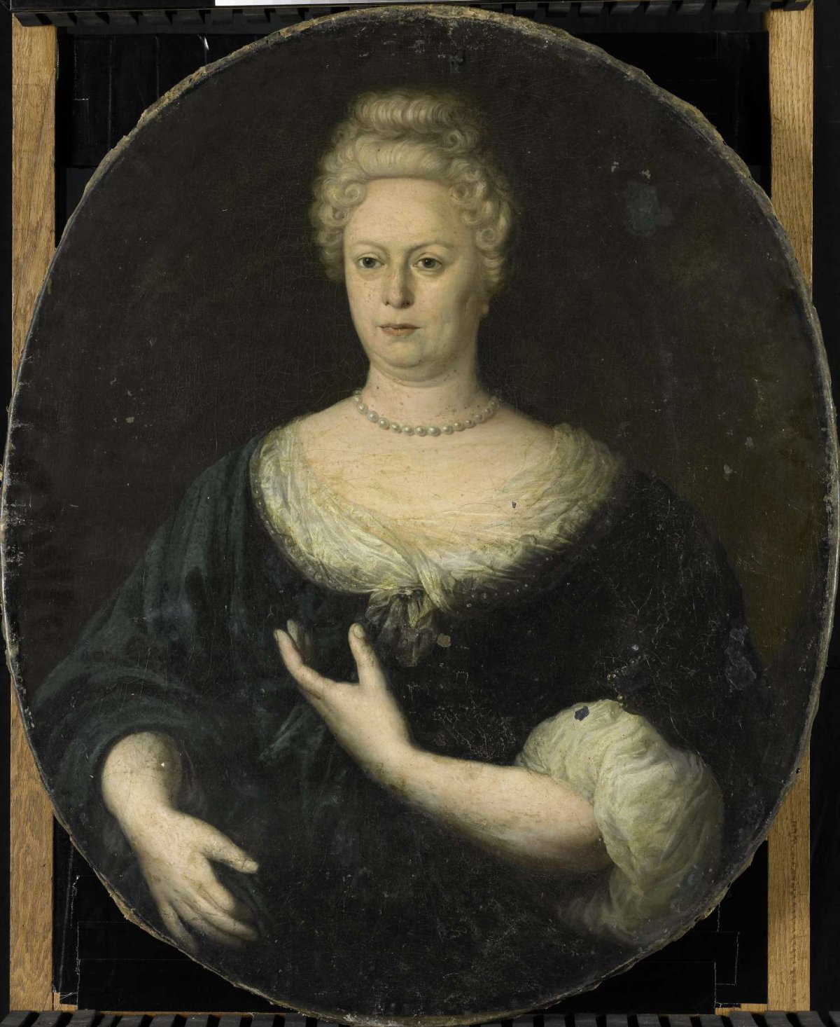 Portrait of Elisabeth van Oosten (1660-1714). Wife of Abraham van Riebeeck, anonymous, c. 1700